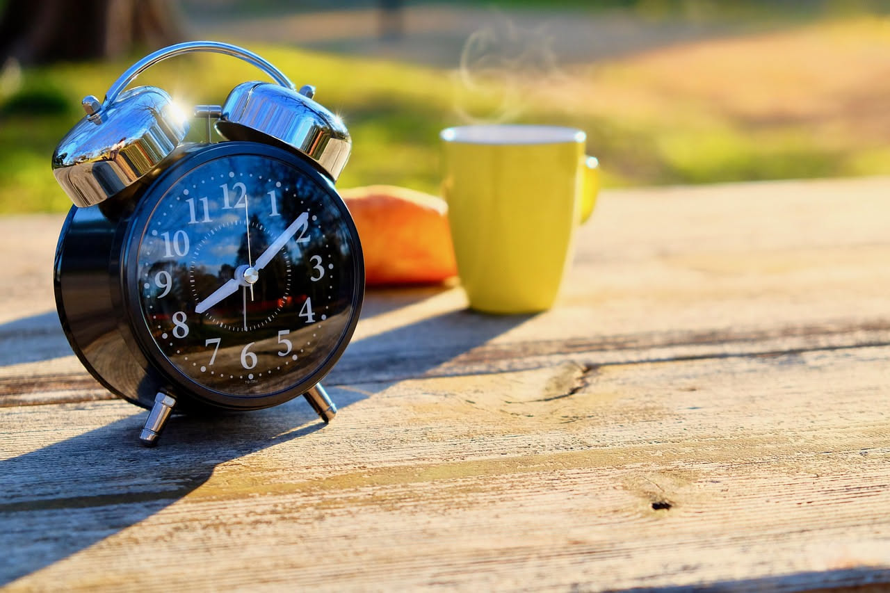 9 Abitudini Mattutine Che Cambiano la Giornata Davvero