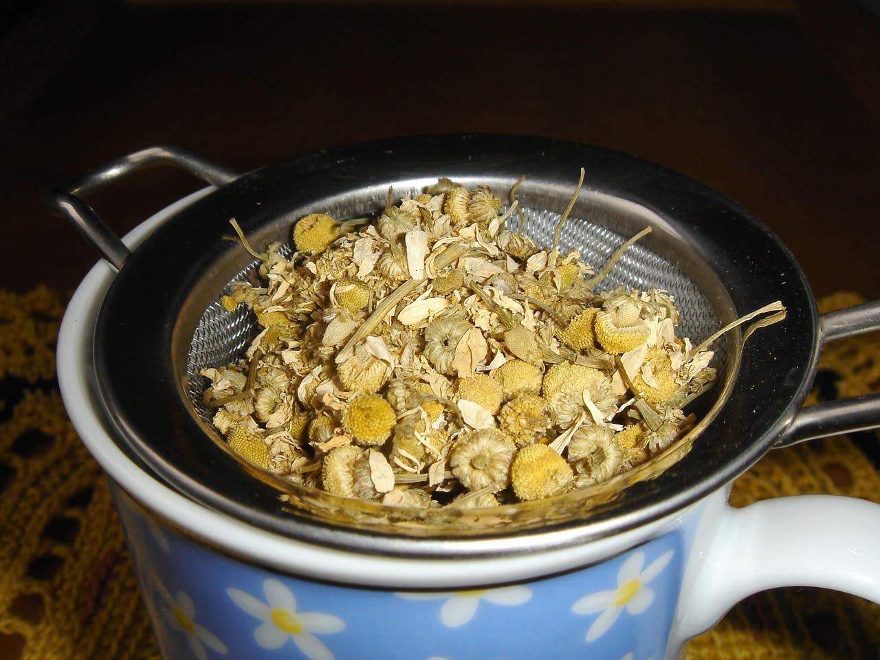Le tisane serali aiutano davvero a dormire meglio?