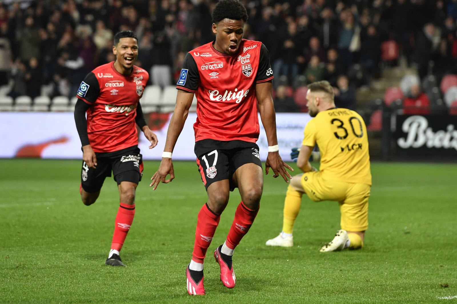 🎁 Guingamp-Angers, il pronostico di Ligue 2: occhio al GOL, spunta la combo a sorpresa