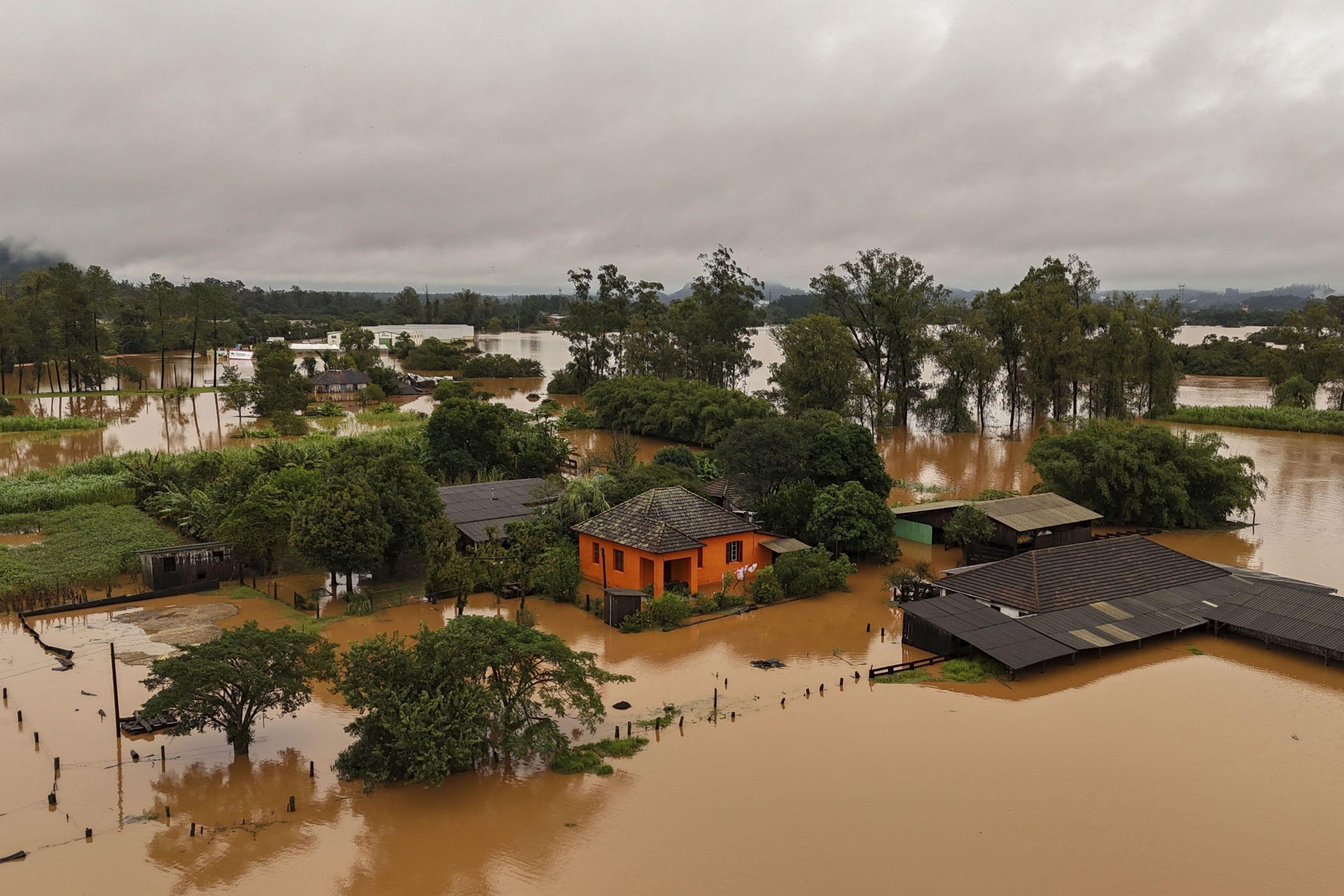 Alluvioni in Brasile, la decisione della Federcalcio: Brasilerao sospeso