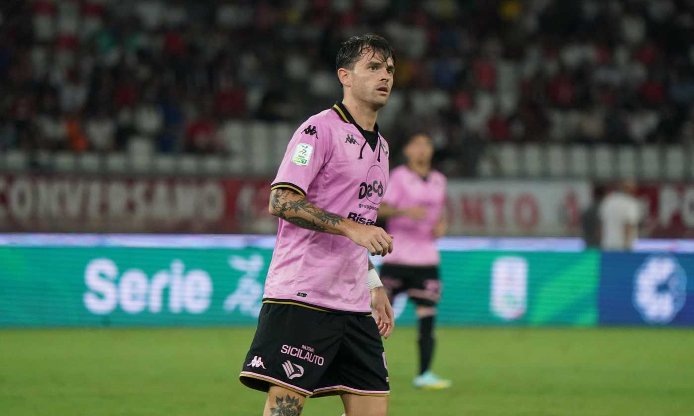 Palermo, i tifosi attaccano Brunori: "Ma quale capitano, torna a Petrignano"