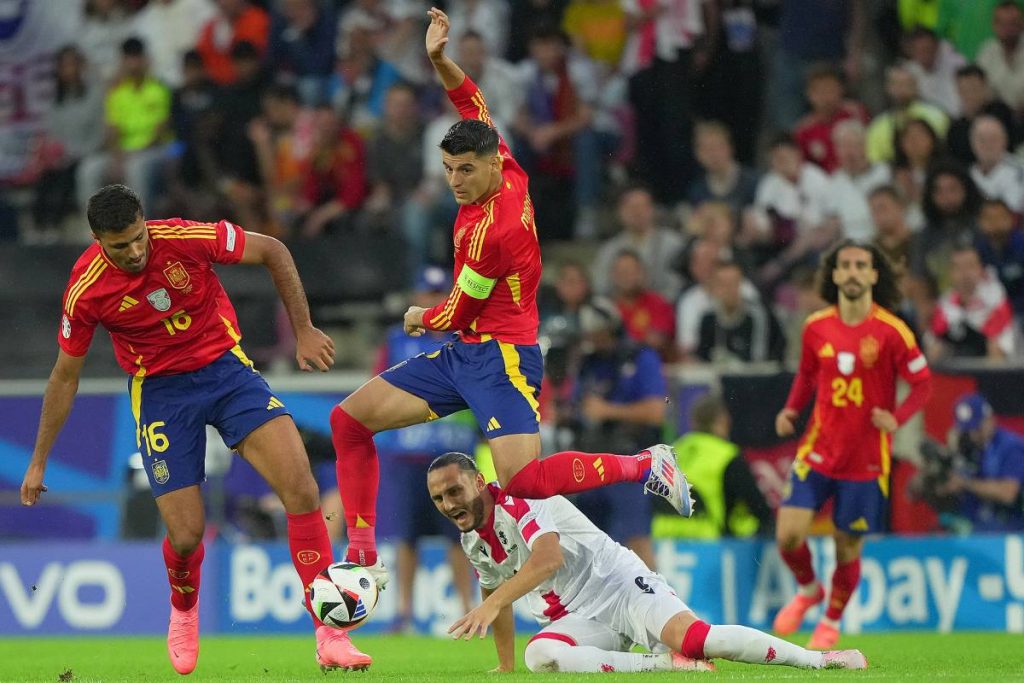 Inghilterra e Spagna agguantano i quarti: una qualificazione agli antipodi