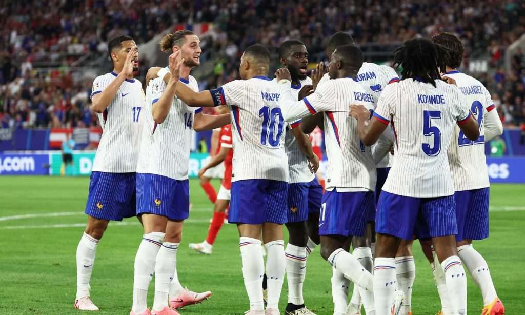 Allez les Blues, la Francia irrompe ad Euro2024: luci e ombre nei Galletti