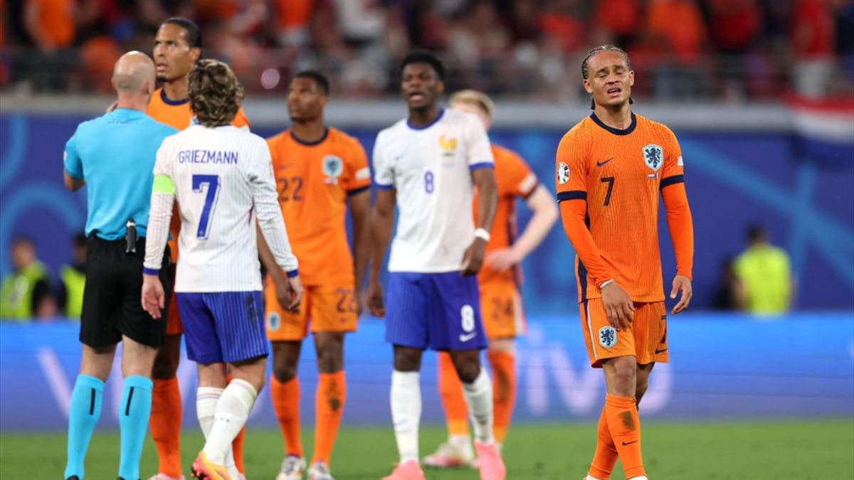 Bufera Taylor, Olanda furiosa: "Non puoi annullare questo gol"