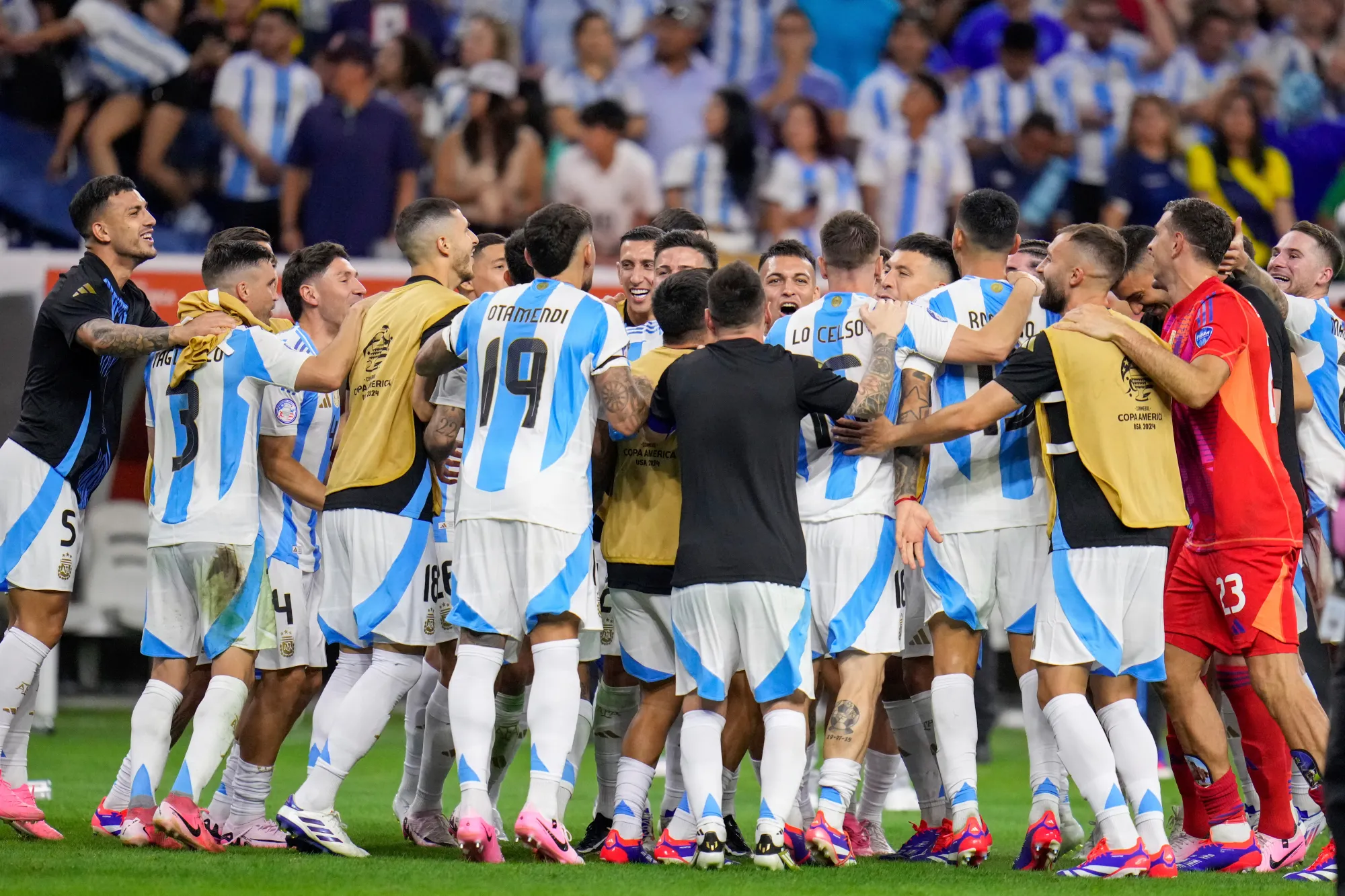 Argentina-Ecuador 1-1 (5-3 d.c.r.), Martinez salva Messi: Scaloni in semifinale
