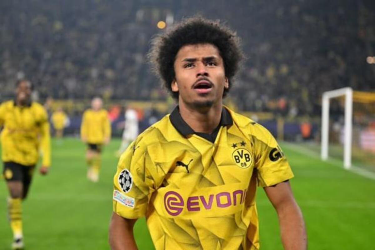 Karim Adeyemi con la maglia del Borussia Dortmund