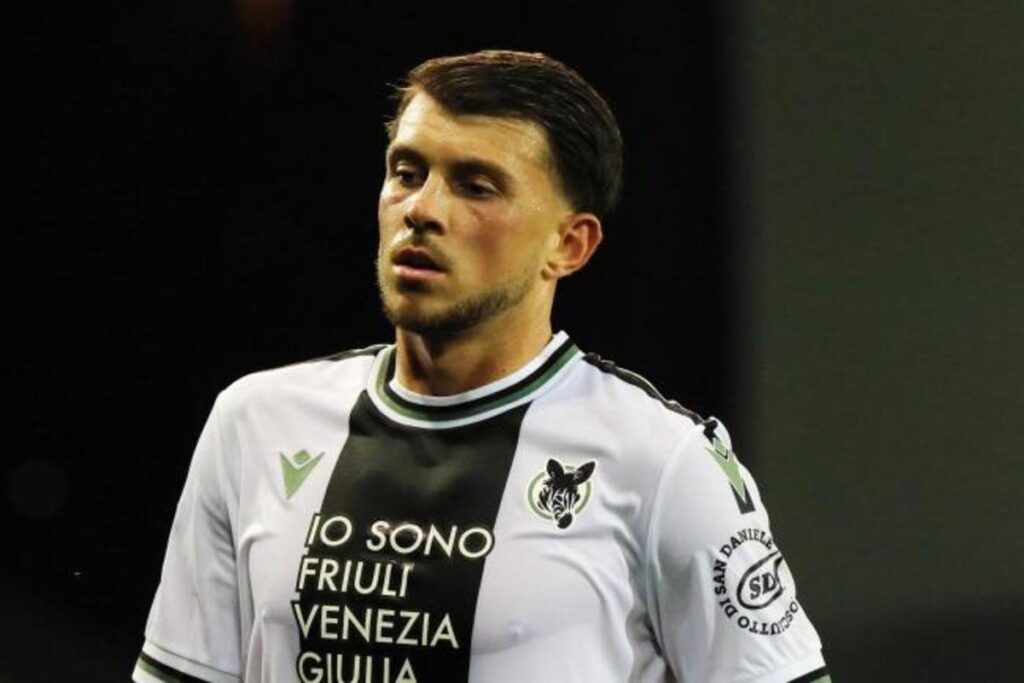 Lazar Samardzic con la maglia dell'Udinese