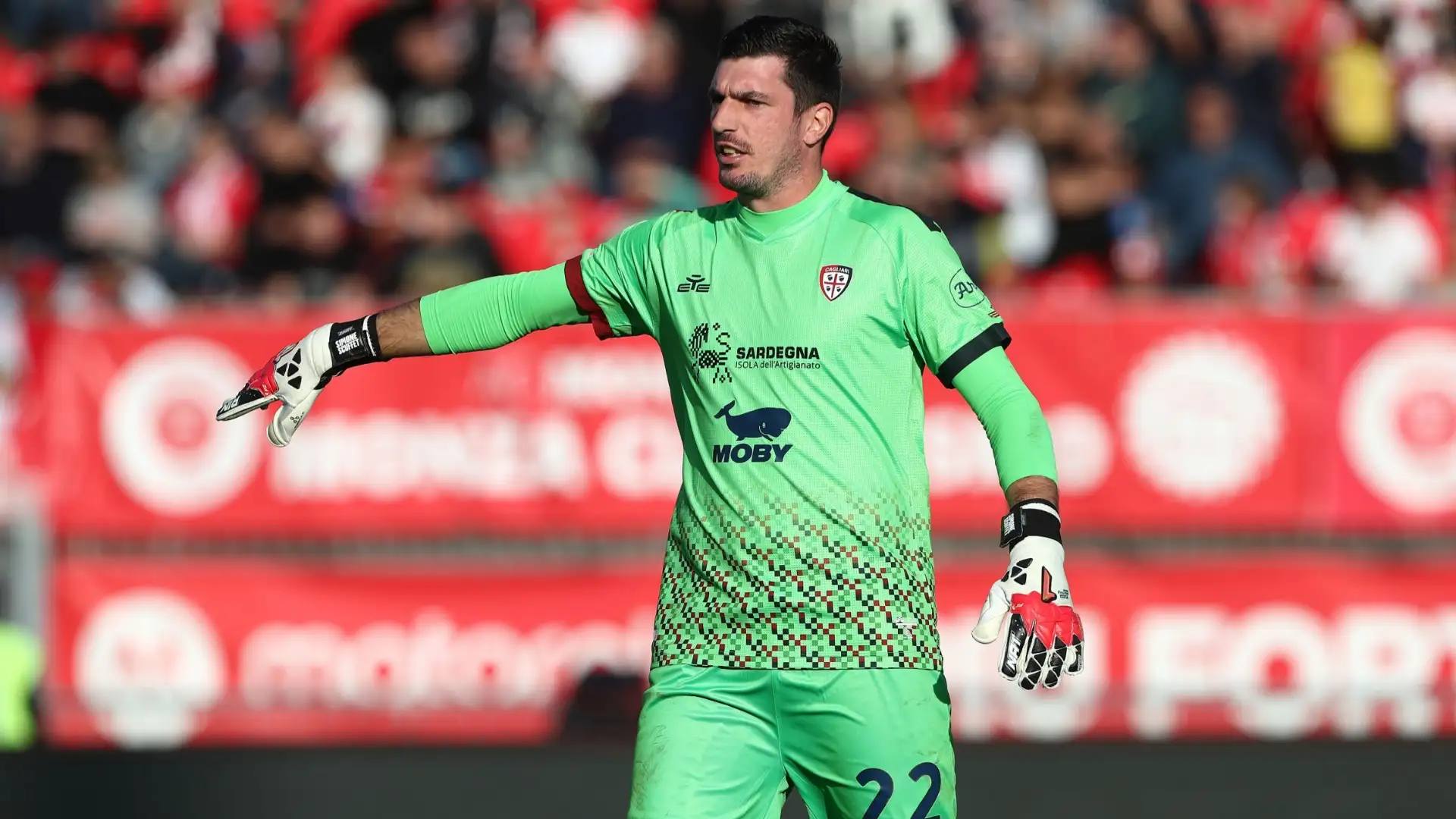 Simone Scuffet con la maglia del Cagliari