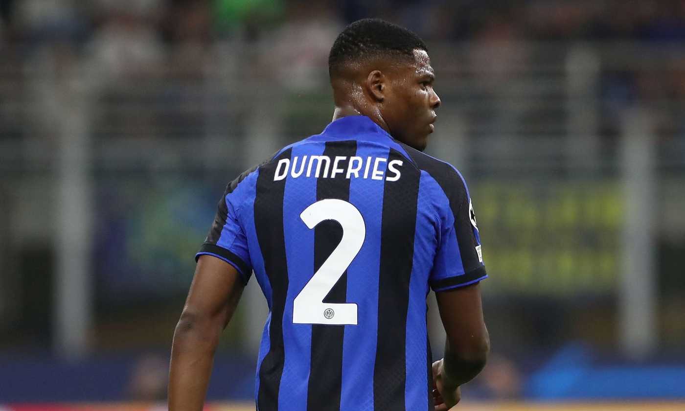 Dumfries con la maglia dell'Inter