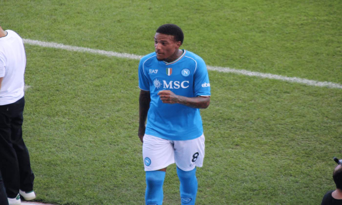 Folorunsho con la maglia del Napoli