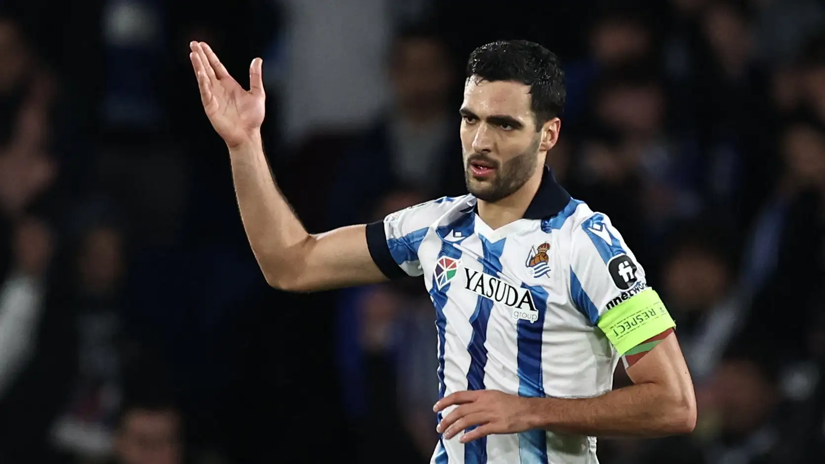 Mikel Merino con la maglia della Real Sociedad