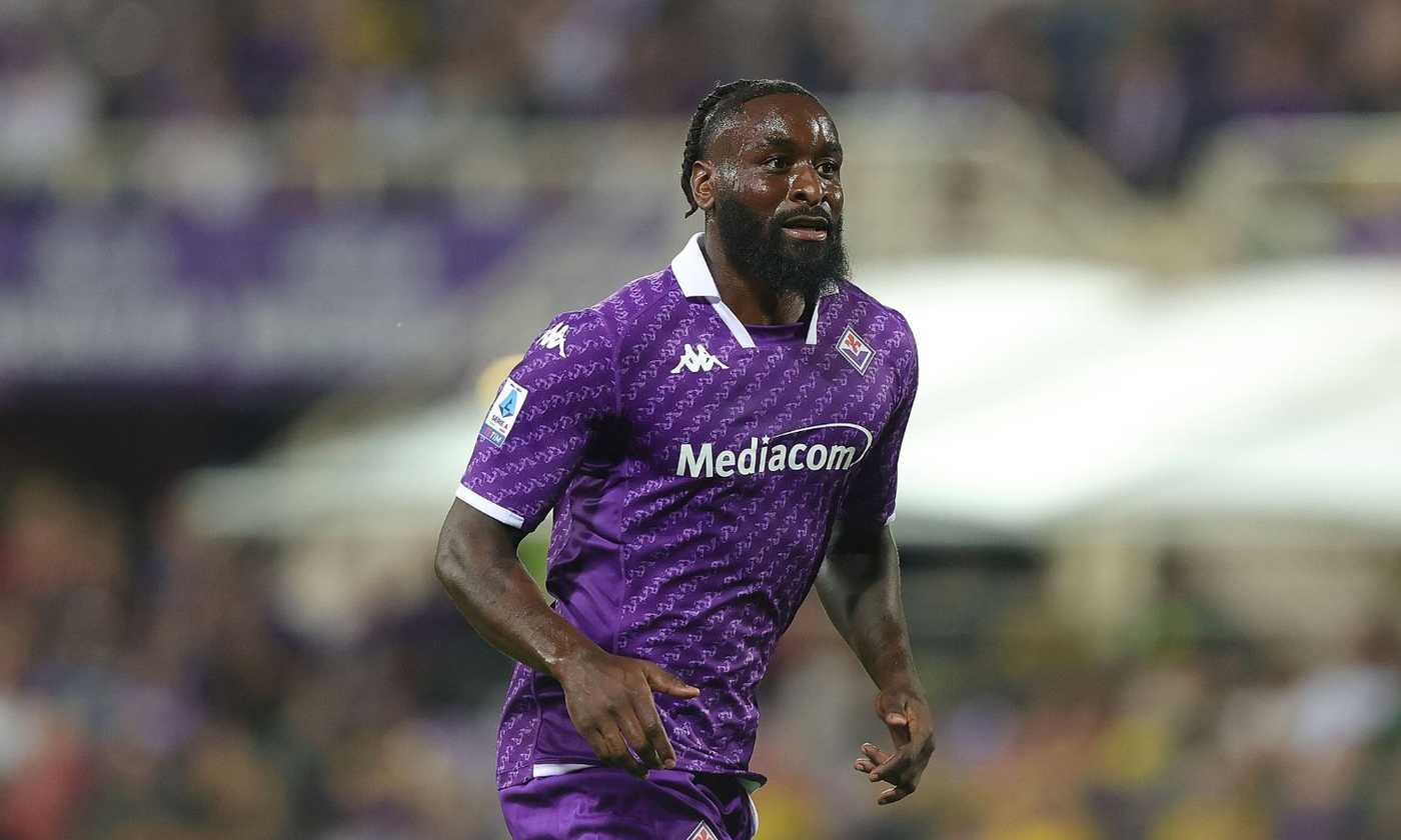 Nzola con la maglia della Fiorentina