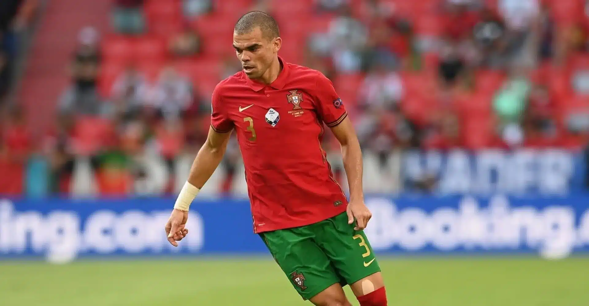 Pepe con la maglia del Portogallo