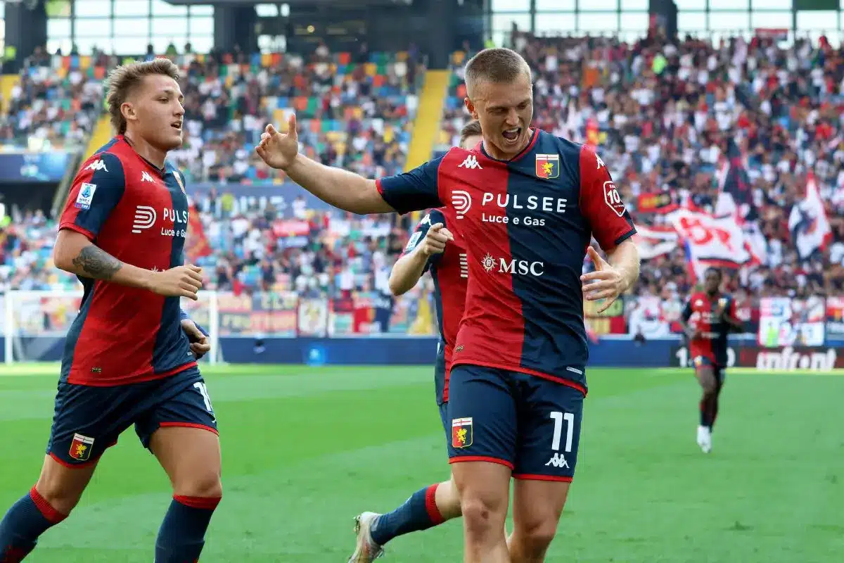 Retegui e Gudmundsson con la maglia del Genoa