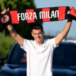 Morata con la sciarpa del Milan