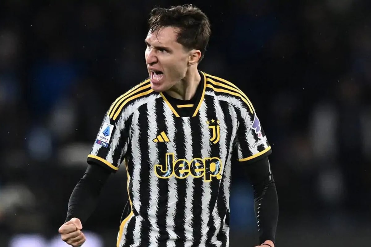 Chiesa con la maglia della Juventus